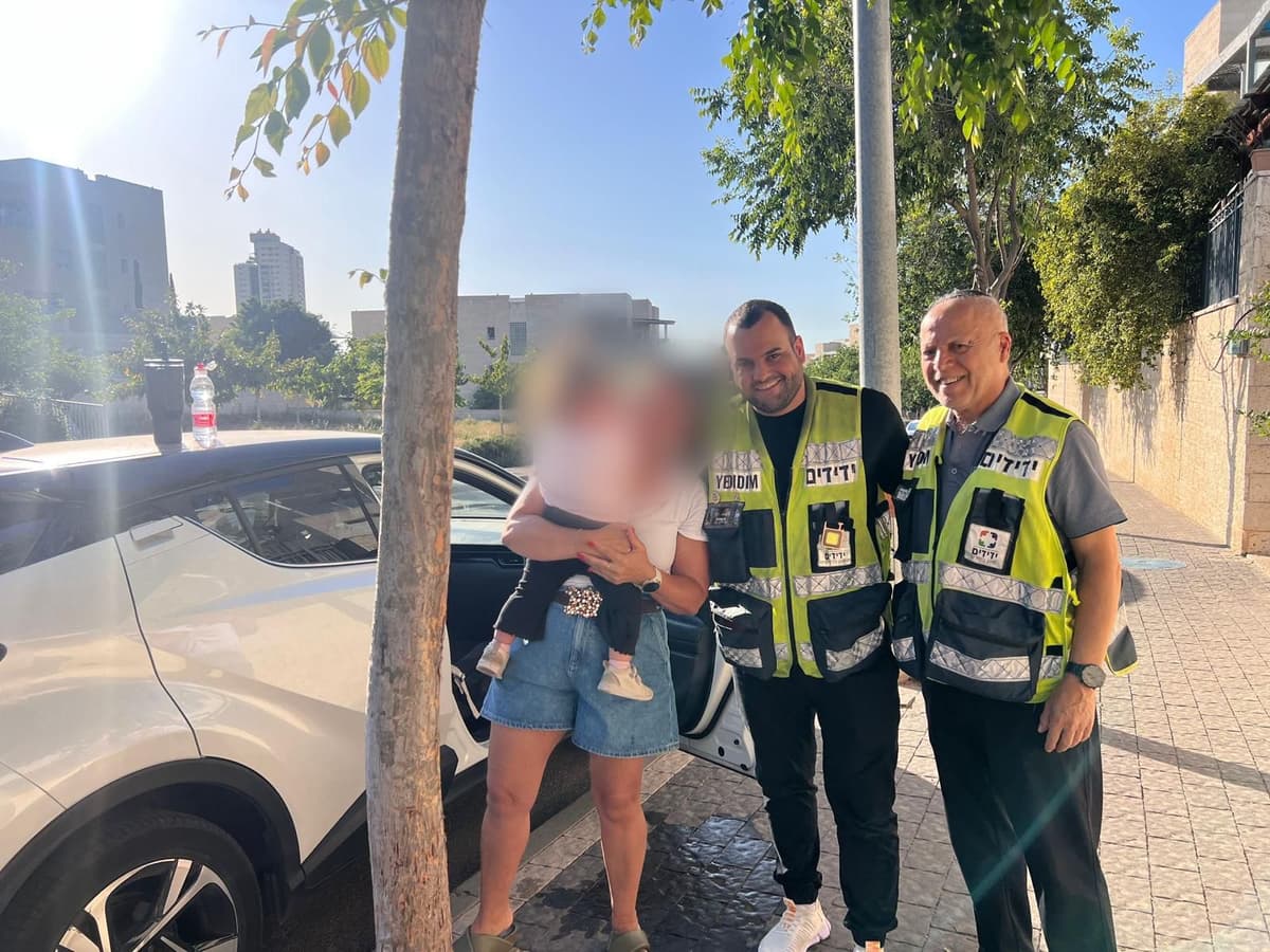 דרמה במודיעין: פעוטה נלכדה ברכב לוהט