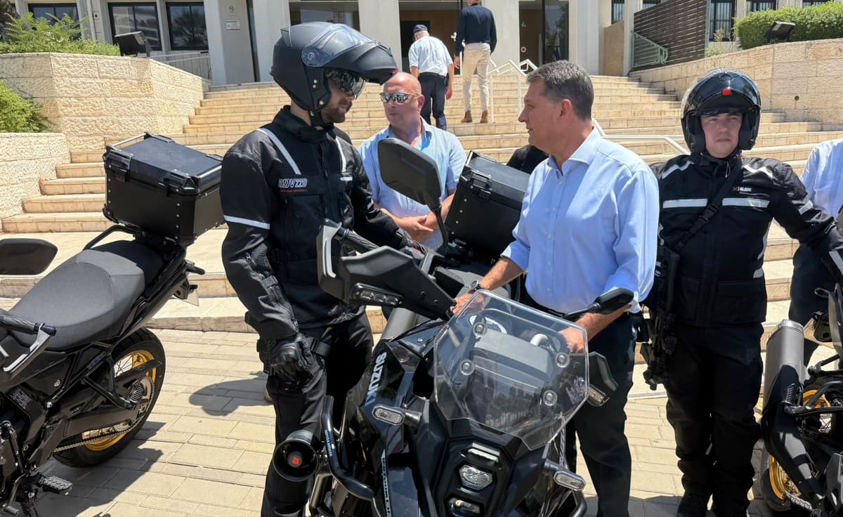 צעד נוסף בביטחון העיר: סיירת אופנועים חדשה במודיעין תגיב במהירות לאירועי חירום