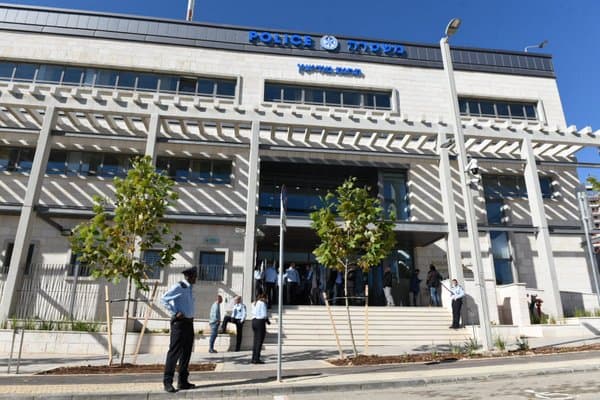 הטרדה בלב העיר: תושבת חוץ נעצרה בחשד שהטרידה מינית נערות במודיעין