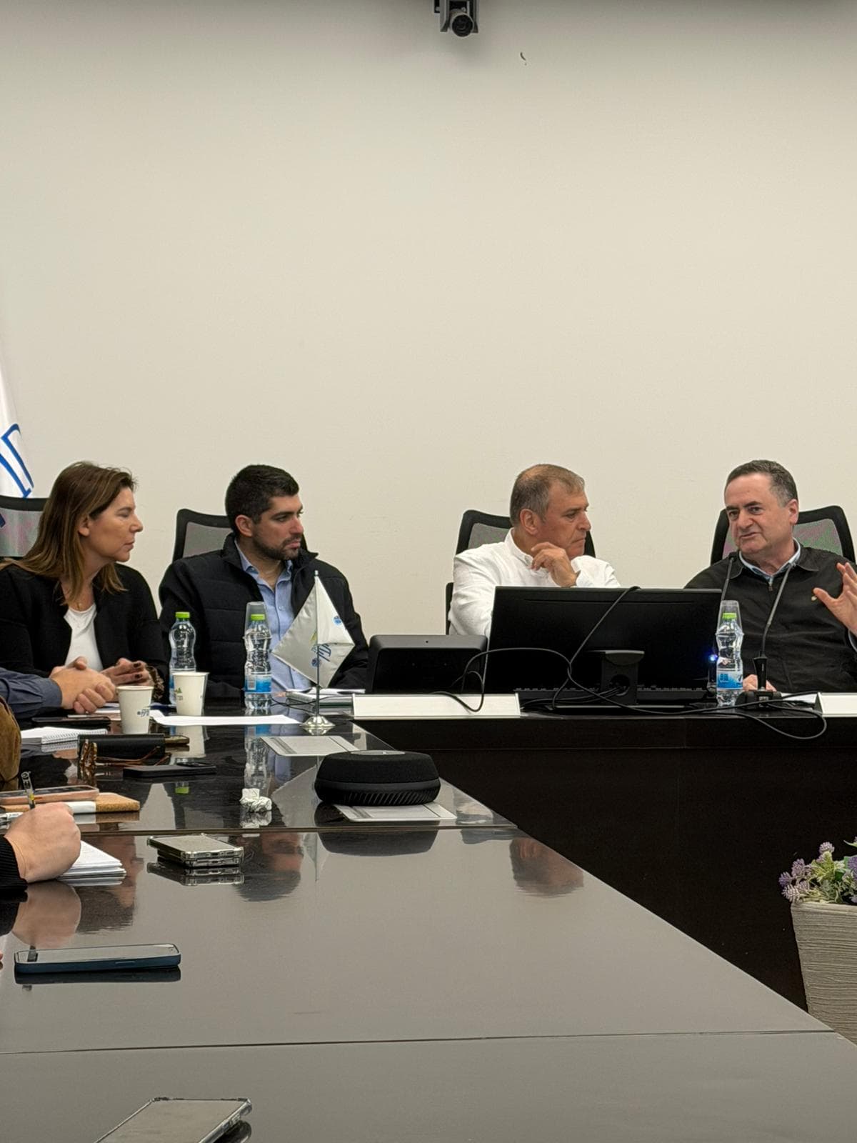 שר הביטחון בביקור חירום בחבל מודיעין: "שריפות הפסולת הן איום ביטחוני"