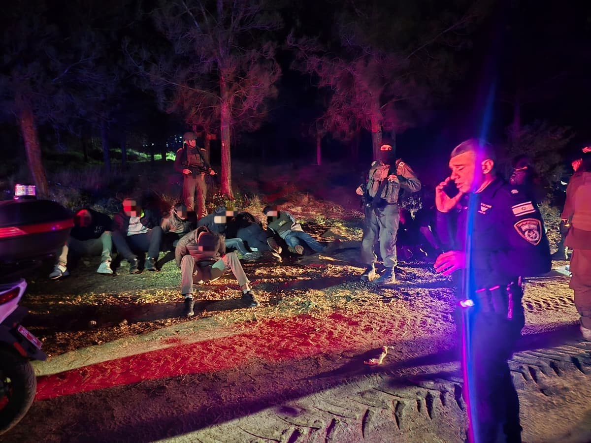 דרמה על הגדר: כוחות ביטחון גדולים ומסוק משטרתי במצוד לילי אחר מסתננים באזור מודיעין