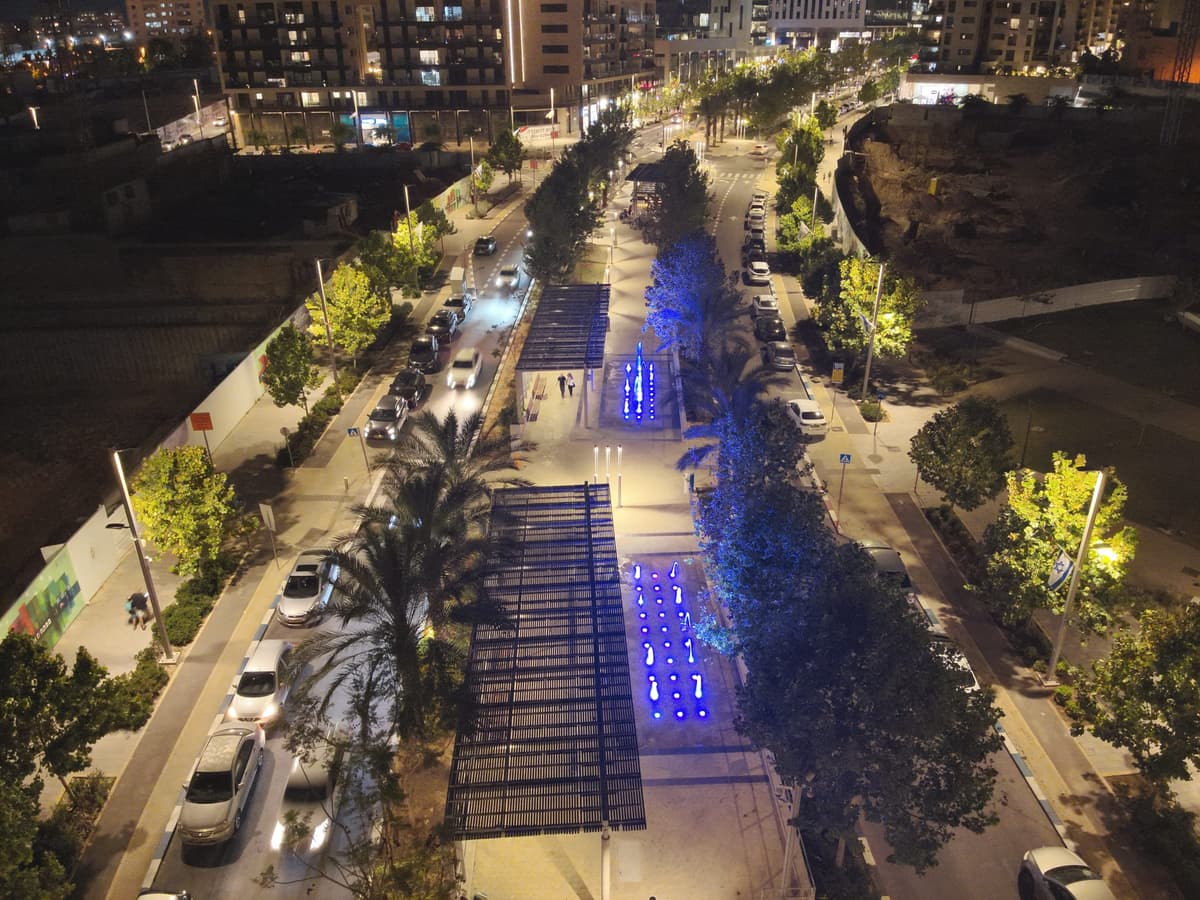 לילה אלים במרכז העיר: נער שיכור תקף פקח ושוטרת; כתב אישום חמור הוגש תוך ימים