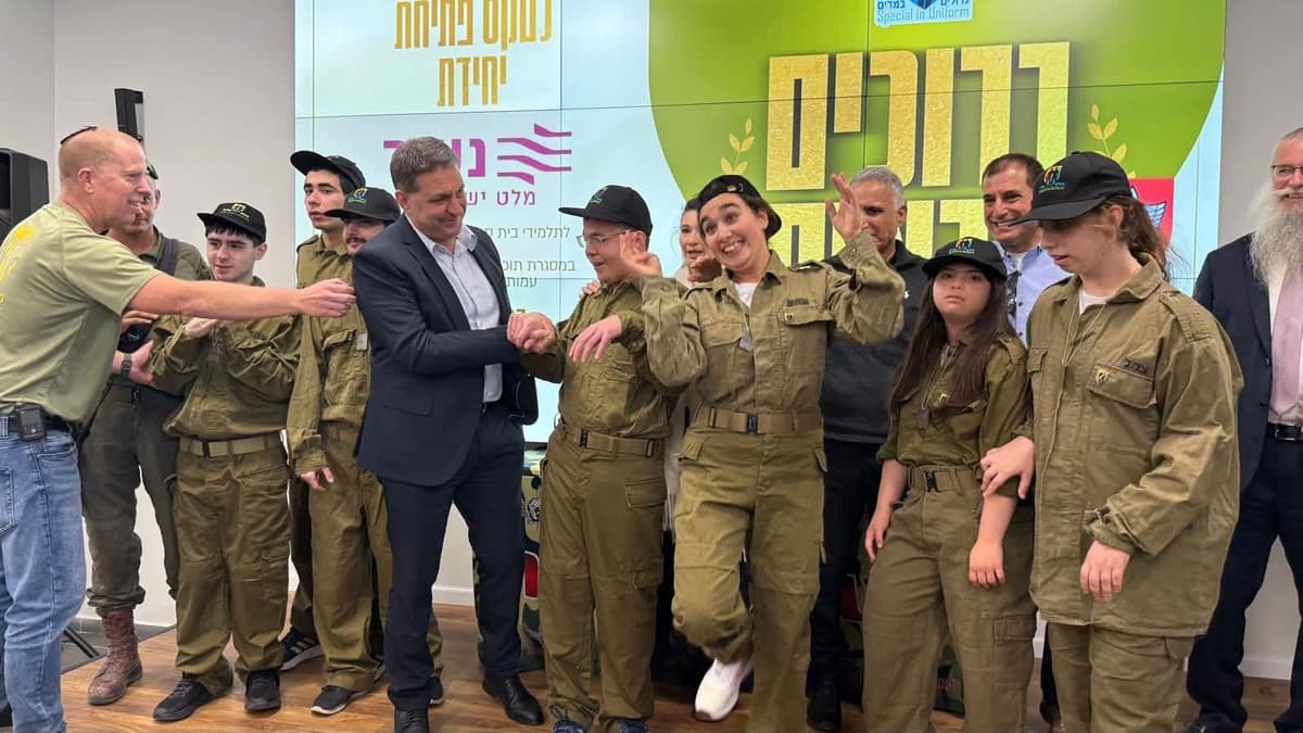 המדים החדשים של "פסיפס": שבעה תלמידים ממודיעין עשו היסטוריה והתגייסו ליחידת כפיר