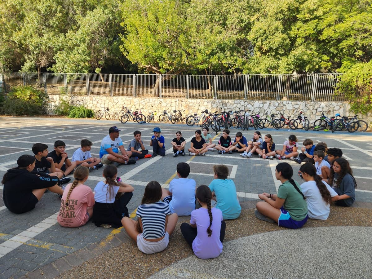 פרויקט בוחרים בשישי בית ספר עמית