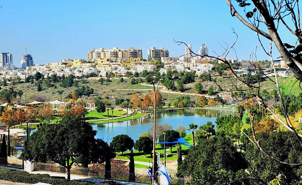 מודיעין: פנינת השפלה, עיר של קהילה וחדשנות