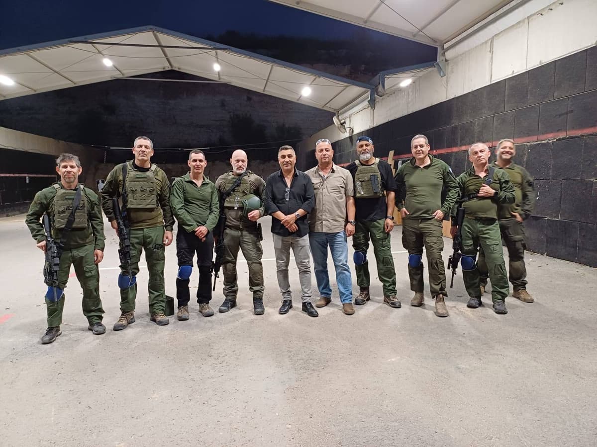 הצצה נדירה לאימונים המיוחדים של כיתת הכוננות העירונית – מתנדבים מסורים בחזית הביטחון!