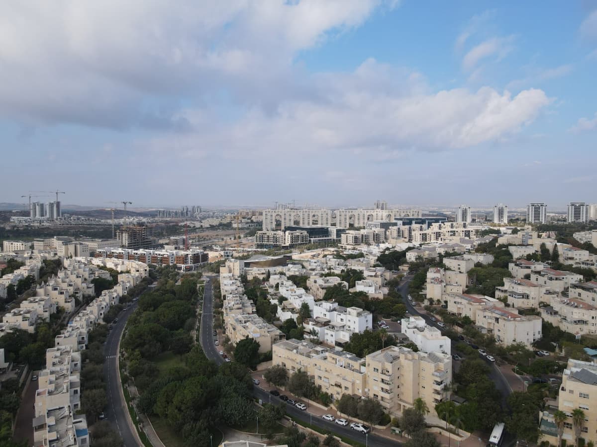 פקקים וסיוט תחבורתי? כל הפרטים על השינויים בכביש עמק איילון צפון שאתם חייבים להכיר!